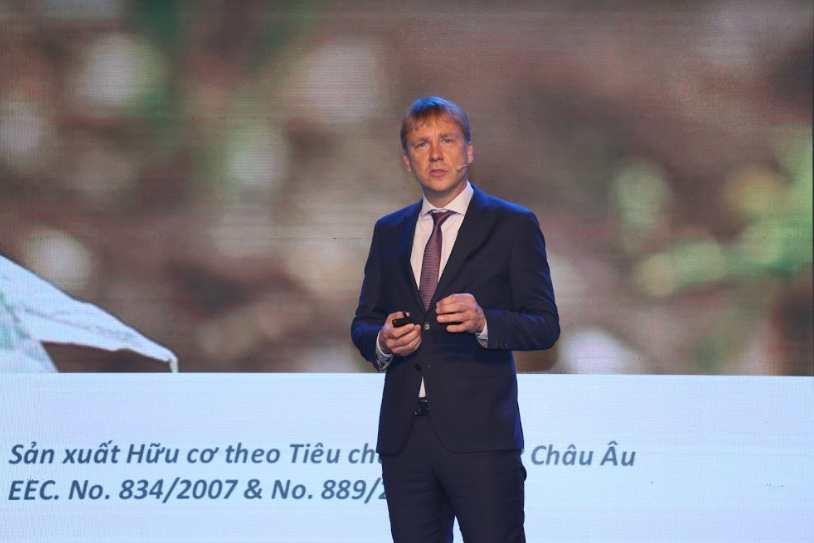 Tại Việt Nam, Vinamilk là công ty dẫn đầu trong việc Shbet888.com tỷ lệ cược cao và cho ra mắt sản phẩm công thức cho trẻ được sản xuất hữu cơ đầu tiên.” - chia sẻ từ Ông Jan Frans Bastiaanse – Giám Đốc Điều Hành tổ chức Control Union Certifications