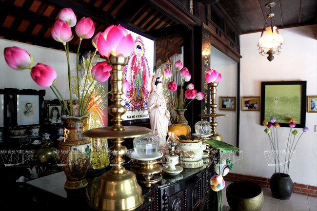 Hoa sen giúp cho gia đạo bình yên