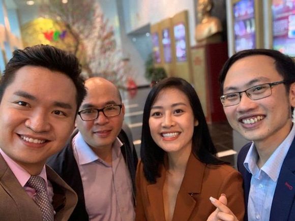 Bức ảnh hiếm hoi nữ MC chụp cùng chồng sắp cưới.  