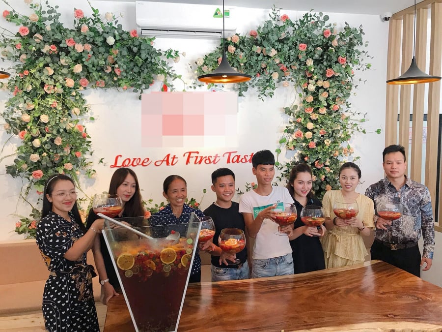 Hot mom Hằng Túi cũng xuất hiện trong sự kiện này.