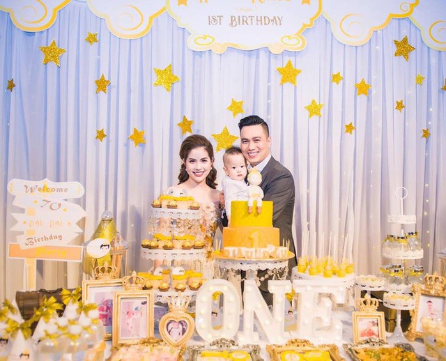 Gia đình Việt Anh trước khi liên tiếp xuất hiện tin đồn ly hôn.  