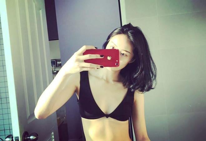 Hạ Vi gầy gò và xuề xòa trong những hình ảnh gần đây.  