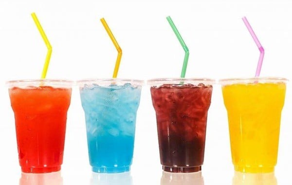 Thói quen uống nước có ga thay nước ngọt gây hỏng thận