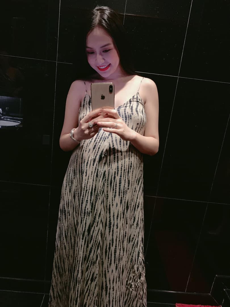 Dù đang ở những tháng cuối thai kỳ nhưng Thu Hương vẫn giữ được nhan sắc xinh đẹp.    
