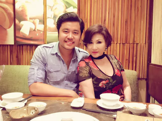 Vũ Hoàng Việt và tình già tỷ phú Yvonne Thúy Hoàng thời còn mặn nồng.  