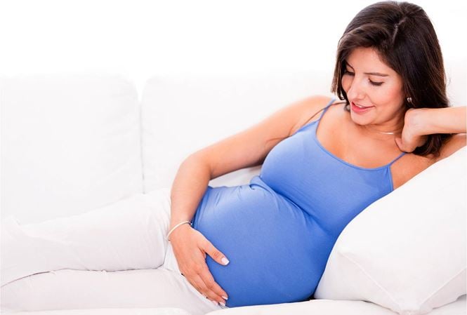 Mẹ bầu đừng tùy tiện vệ sinh cuống rốn 