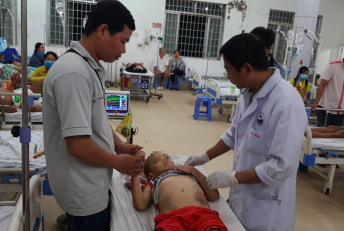 Bé trai bị mẹ bạo hành đến bầm tím Sh88bet đăng ký miễn phí.