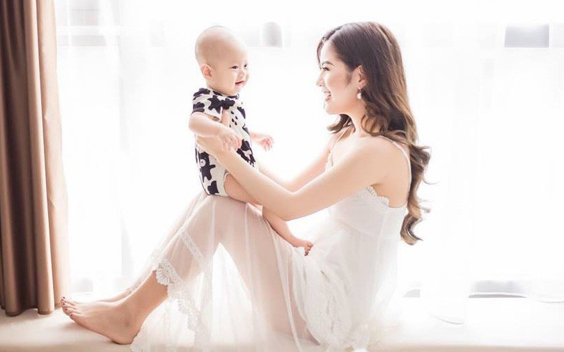 Hương Trần thừa nhận đang nuôi con một mình