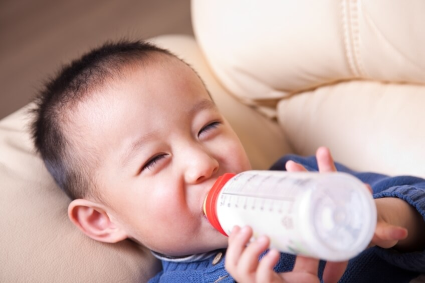 Không pha sữa với nước khoáng