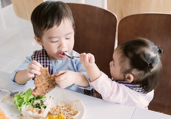 Trẻ ăn thịt nạc tốt cho sức đề kháng
