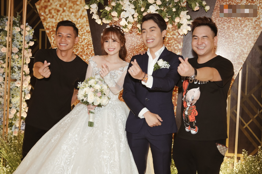 Độ Mixi và Xemesis.    