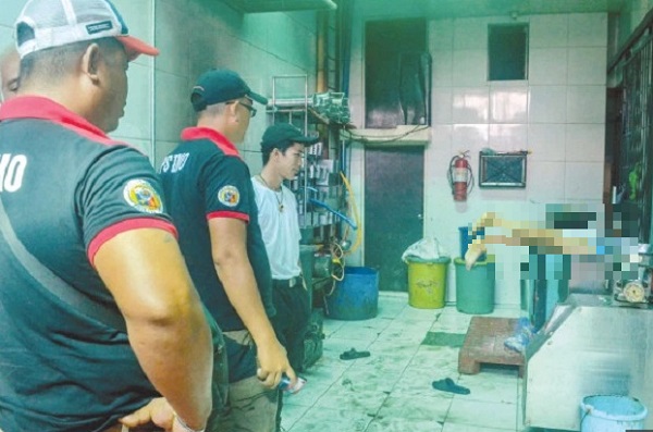 Thanh niên bị cuốn người vào máy xay thịt. (Ảnh: Viral Press).
