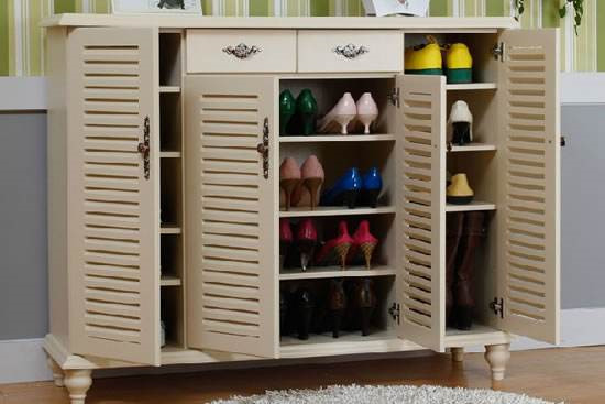 Đặt tủ giày đối diện cửa chính sai phong thủy