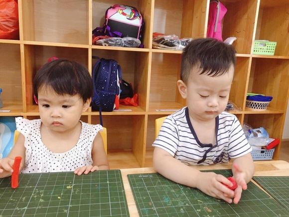 Con trai kháu khỉnh của Việt Anh đang ốm và tình hình vợ cũ nam diễn viên cũng không được ổn.