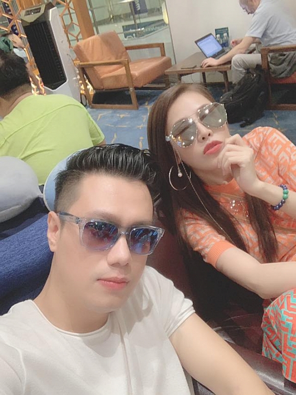 Quế Vân đang có chuyến đi Hàn Quốc với Việt Anh để giúp người bạn tri kỷ trùng tu nhan sắc.