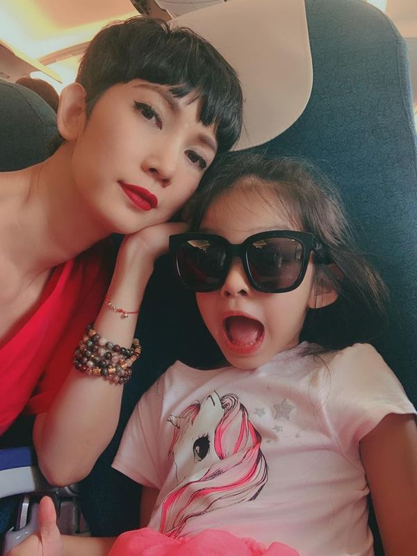 Mới đây trên trang cá nhân của mình, Xuân Lan khiến nhiều người nhói lòng khi kể câu chuyện con gái hỏi vì sao không có ba: 