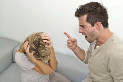 Đàn ông lông mày giao nhau dễ nổi nóng