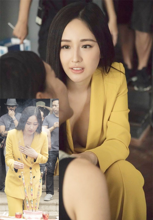 Có lần vì diện mốt vest không nội y mà Mai Phương Thúy phải lúng túng che chắn nơi đông người. Hơn thế, phong cách này còn gây tranh cãi khi nàng hậu mặc đi cúng tổ nghề.
