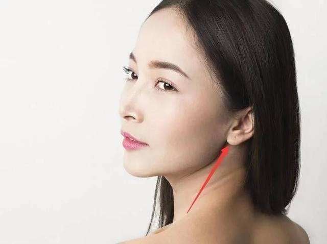 Tướng tai áp sát là người số sướng