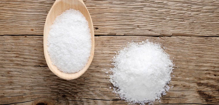 Muối làm sạch lò vi sóng