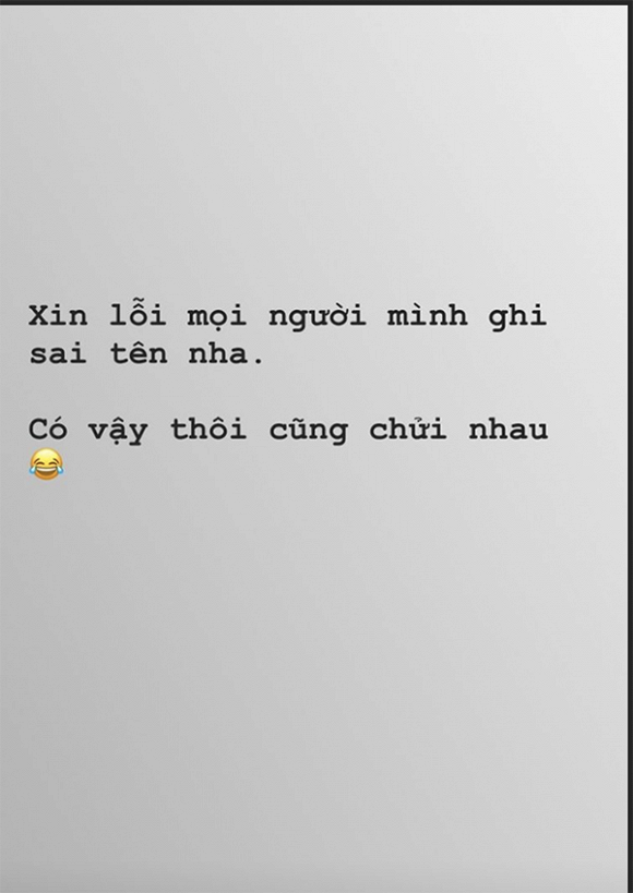 Mới đây, ở phần story của instagram cá nhân, Hà Hồ vừa gửi lời xin lỗi khi viết sai tên của xế hộp do mình tậu và khoe ảnh cách đó không lâu. Tuy nhiên, đây là lần hiếm hoi Hà Hồ lên tiếng về lỗi khi đăng status. Tuy nhiên, 
