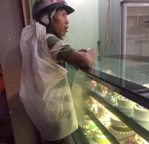 Hình ảnh khiến ai nấy đều cảm động.