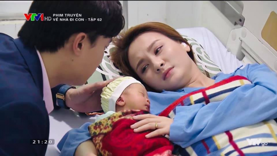 Mê mẩn Nhã là vậy nhưng nghe tin Thư sinh, Vũ (VNĐC) vội vàng chạy về với hai mẹ con