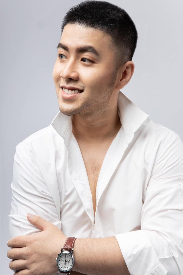 Akira Phan tung loạt ảnh mới hậu Shbet888 tiền thưởng cực khủng thẩm mỹ trùng tu nhan sắc.