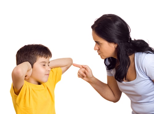 Cha mẹ nên lắng nghe con của mình nói đừng lúc nào cũng chỉ biết ra lệnh