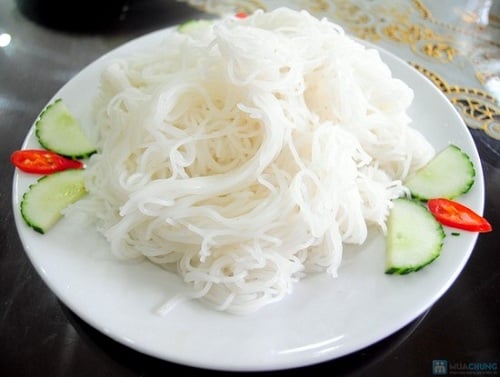 Nên chọn bún có độ đàn hồi tốt