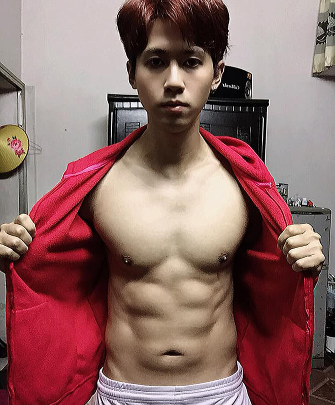 Vốn sở hữu thân hình đẹp nên Đức Thịnh thường xuyên khoe ảnh tập gym trên trang cá nhân.