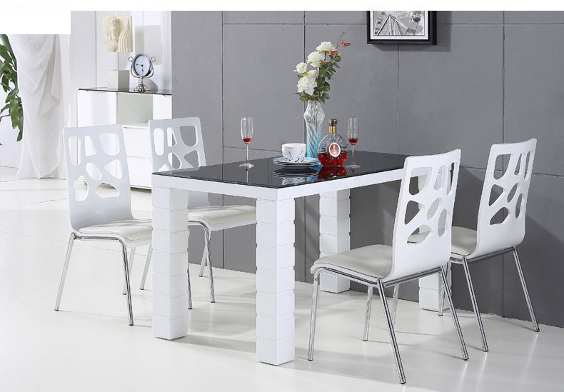 Đặt bàn ăn không nên gần bếp