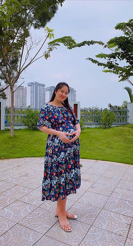 Diễn viên Lê Phương khoe bụng bầu lớn, thân hình ngày càng mũm mĩm: 