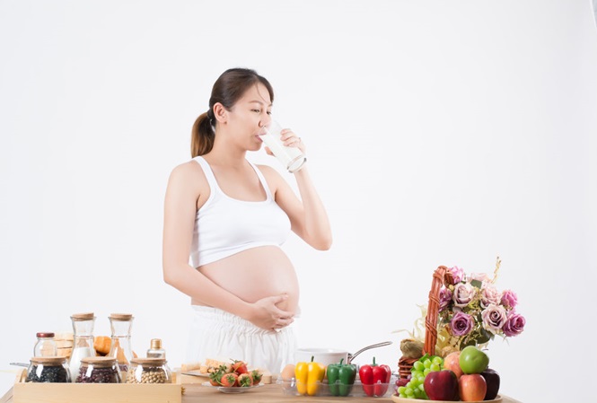 Mẹ bầu ăn nho tốt cho xương khớp