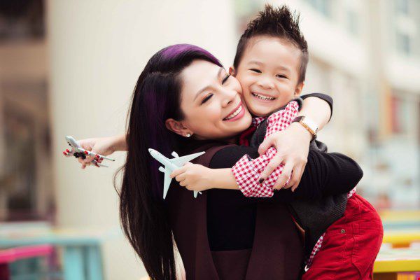 Trước câu hỏi về bé Jacky, Thanh Thảo không giữ được bình tĩnh đã đáp trả với thái độ vô cùng khó chịu: 