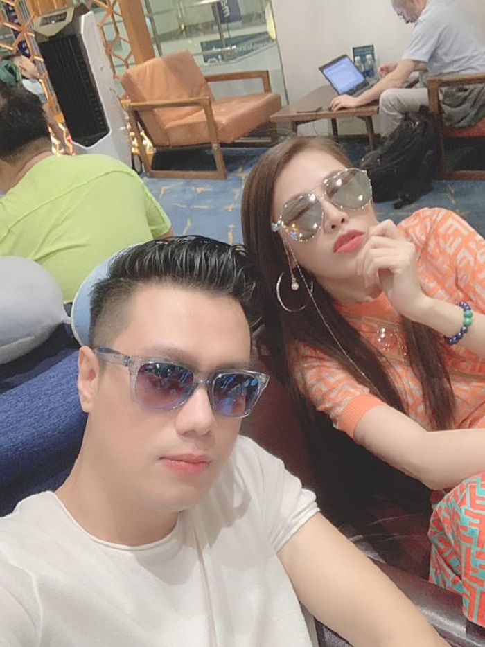 Quế Vân hộ tống nam diễn viên Việt Anh sang Hàn Quốc hậu ly hôn với Hương Trần.
