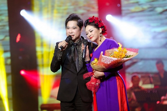  Ngọc Sơn thừa nhận từng yêu thầm nữ đồng nghiệp một thời gian. Anh chia sẻ: 