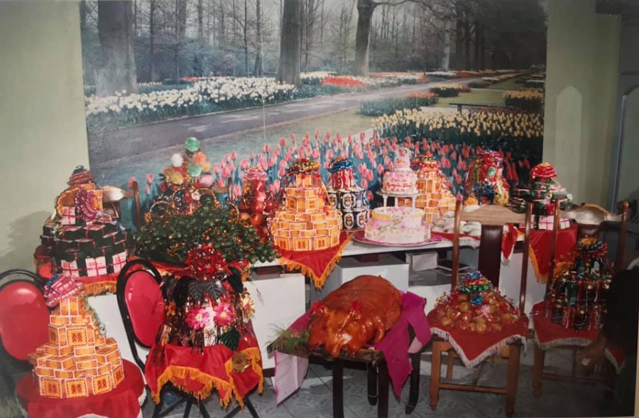 Những chiếc tráp cưới khiến mọi người xuýt xoa.
