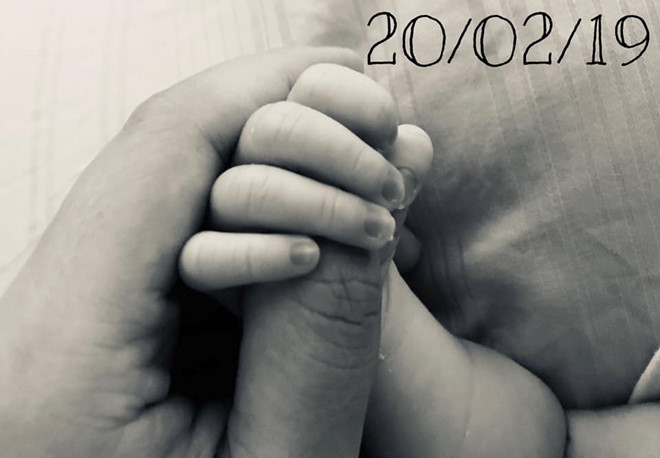 Hình ảnh đầu tiên của con đầu lòng vợ chồng Hoa hậu Ngô Phương Lan.  