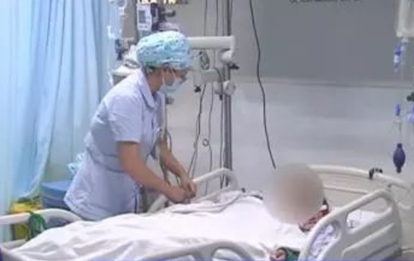 Mới 8 tuổi nhưng bé gái tội nghiệp đã mắc bệnh hiểm nghèo