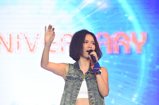 Vũ Thị Thùy Linh thuyết trình trong một sự kiện do Lamita tổ chức