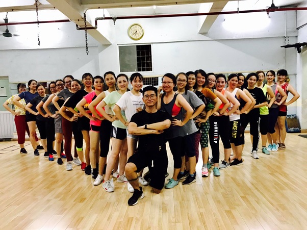 Thần thái rạng ngời của chị em phụ nữ bên cạnh Huẩn luận viên tại Lamita Fitness