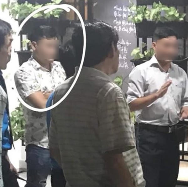 Nhân vật khoanh tròn trong ảnh là người tự nhận mình là cháu Phương Thanh.    