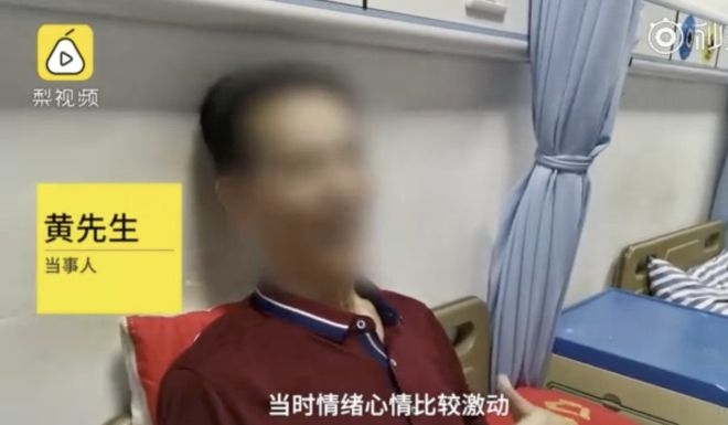Người đàn ông nhập viện vì bị xẹp phổi khi hát 10 bài liên tiếp.