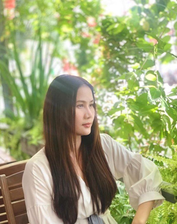 moi-sinh-con-duoc-6-thang-than-thuy-ha-gay-sot-vi-nhan-sac-va-voc-dang-o-tuoi-u45-9-1565453306-492-width600height756