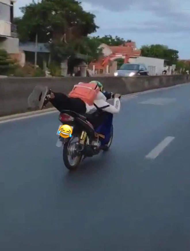 Hình ảnh khiến ai nấy đều phẫn nộ.