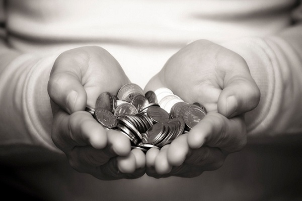 giving-money-20151007143615