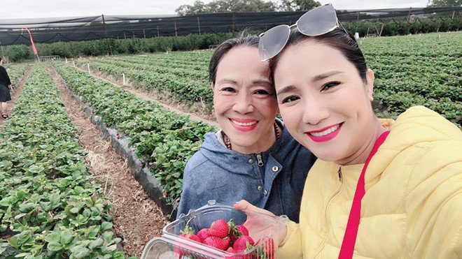 MC Cát Tường thường hay chia sẻ những khoảnh khắc gắn bó, vui vẻ với mẹ.