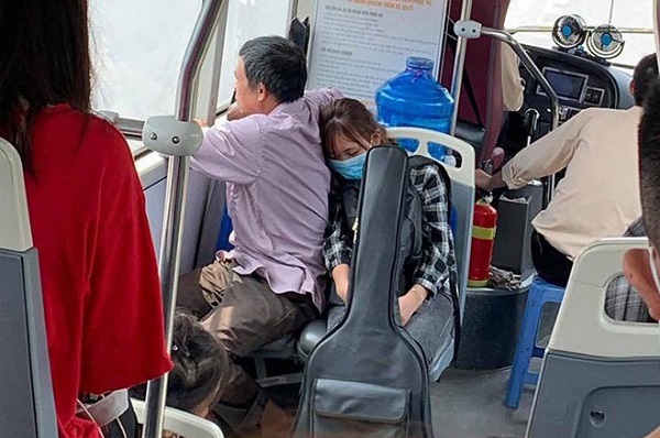 Hình ảnh khiến bao người xúc động.
