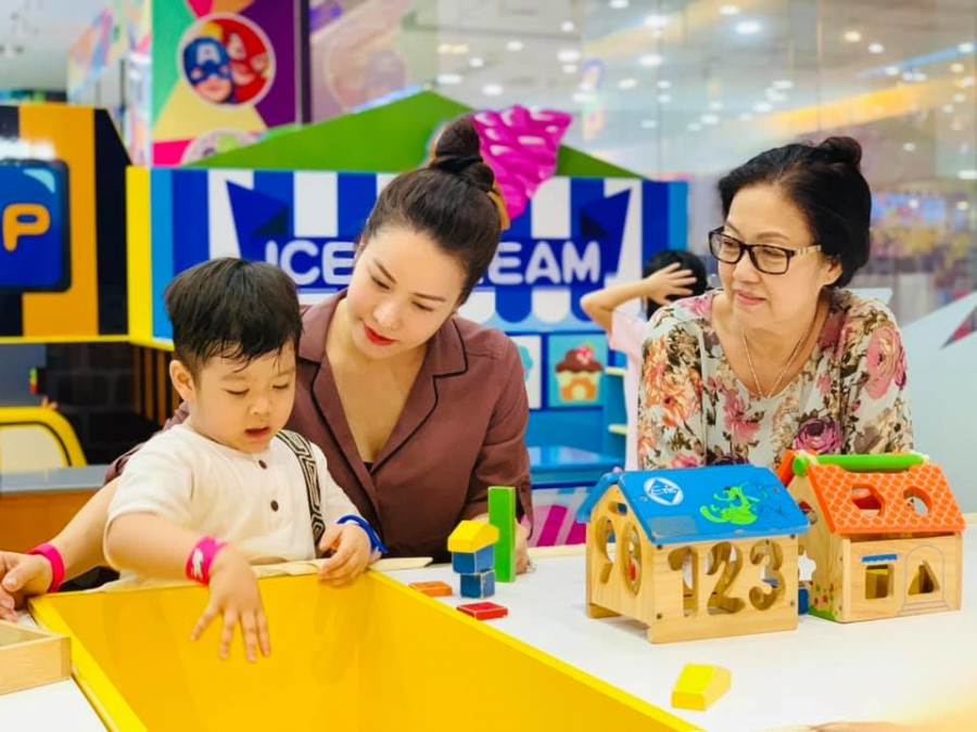 Nhật Kim Anh bị chồng ngăn cản gặp con